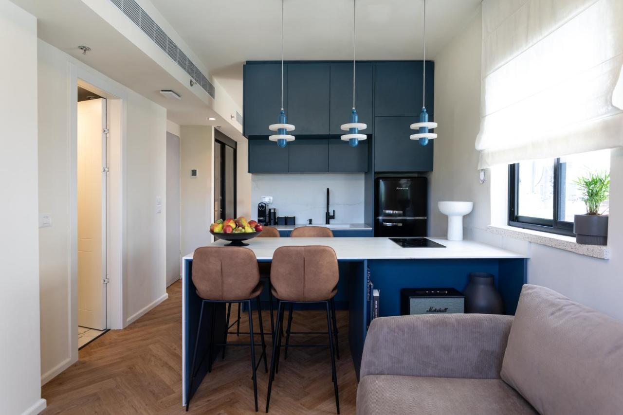 De Blue or Pink Suite