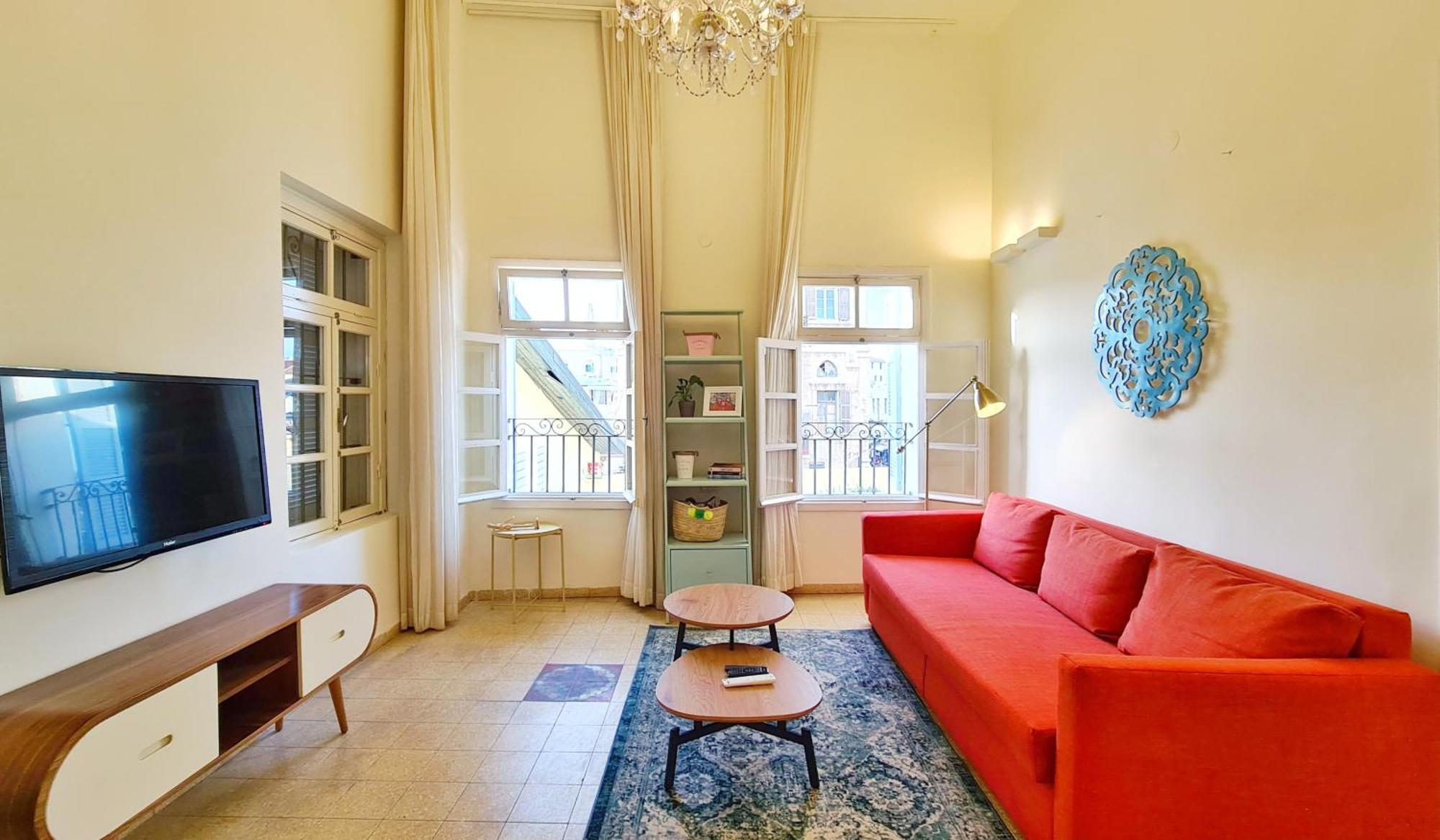 One-Bedroom Apartment Balcony City View