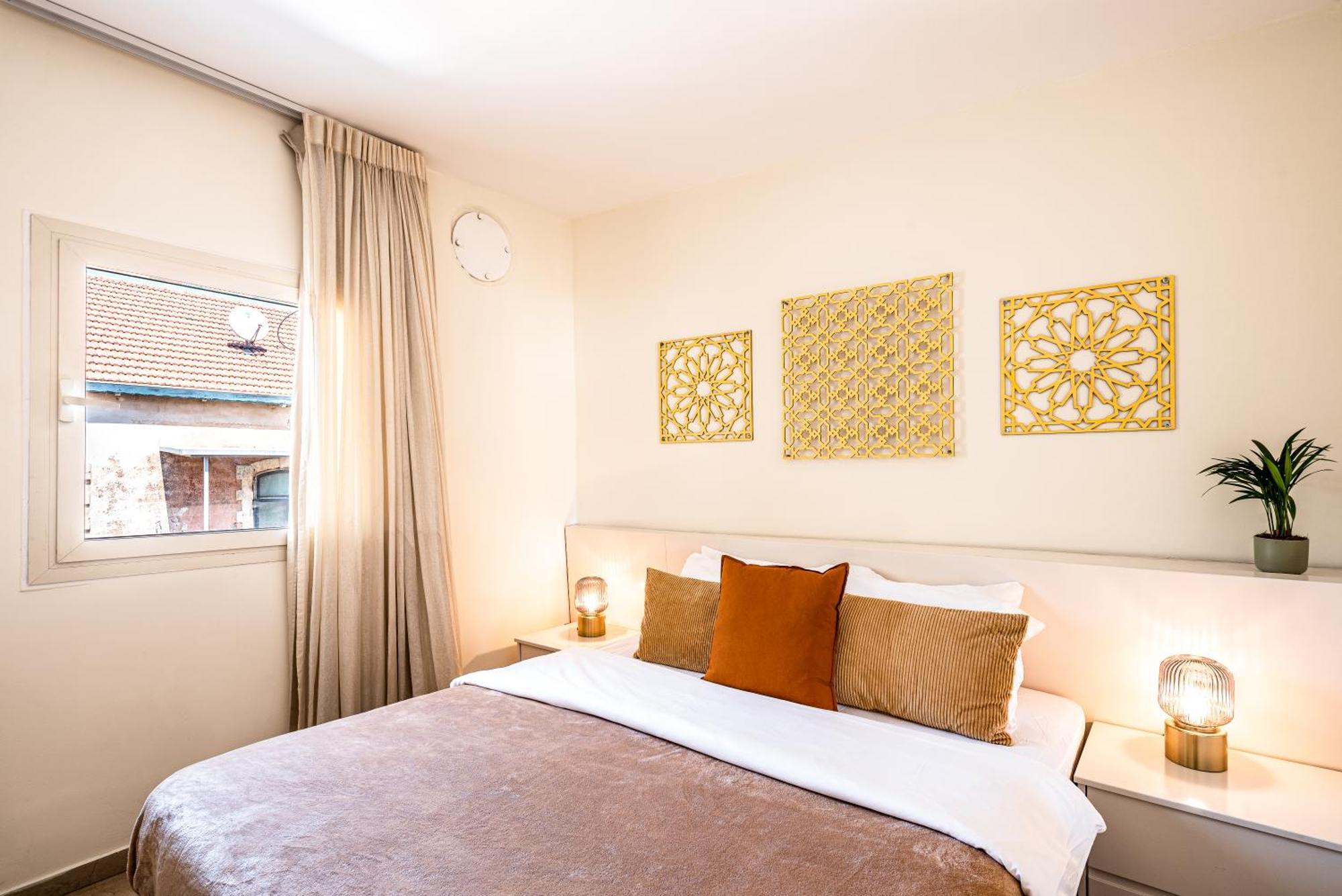 Two-Bedroom Apartment Terrace Sea View