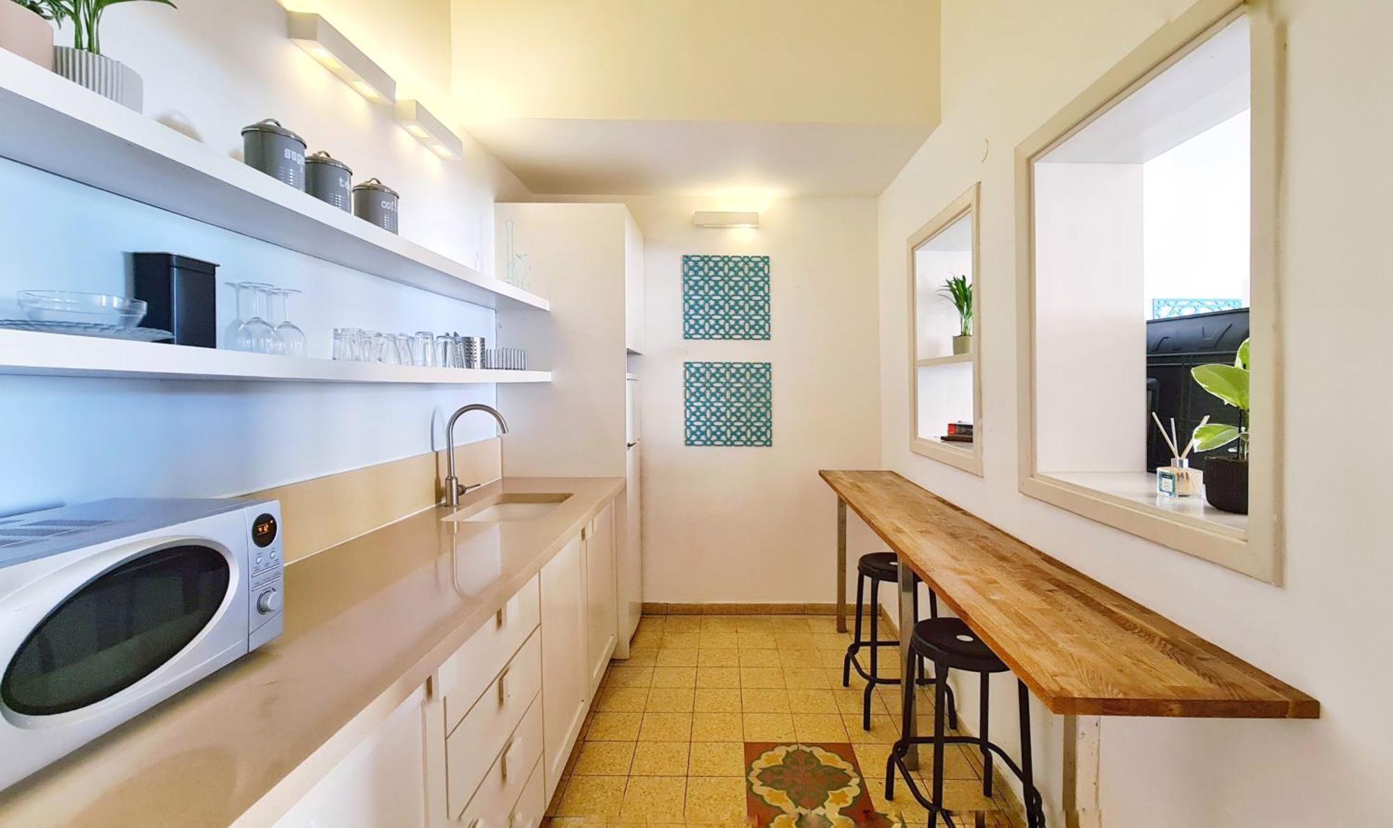 One-Bedroom Apartment Balcony City View