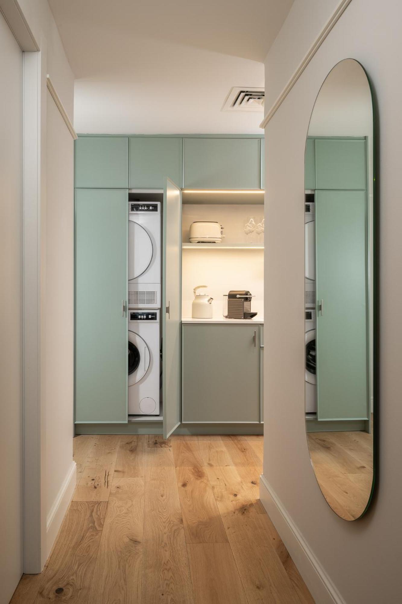 One-Bedroom Apartment Sofabed