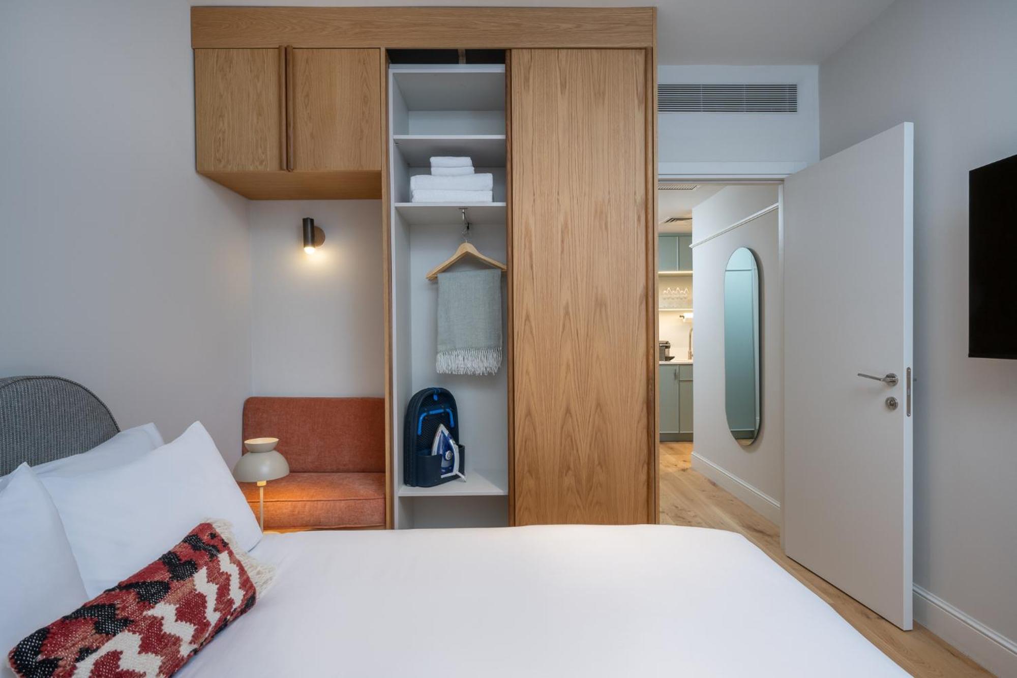 One-Bedroom Apartment Sofabed