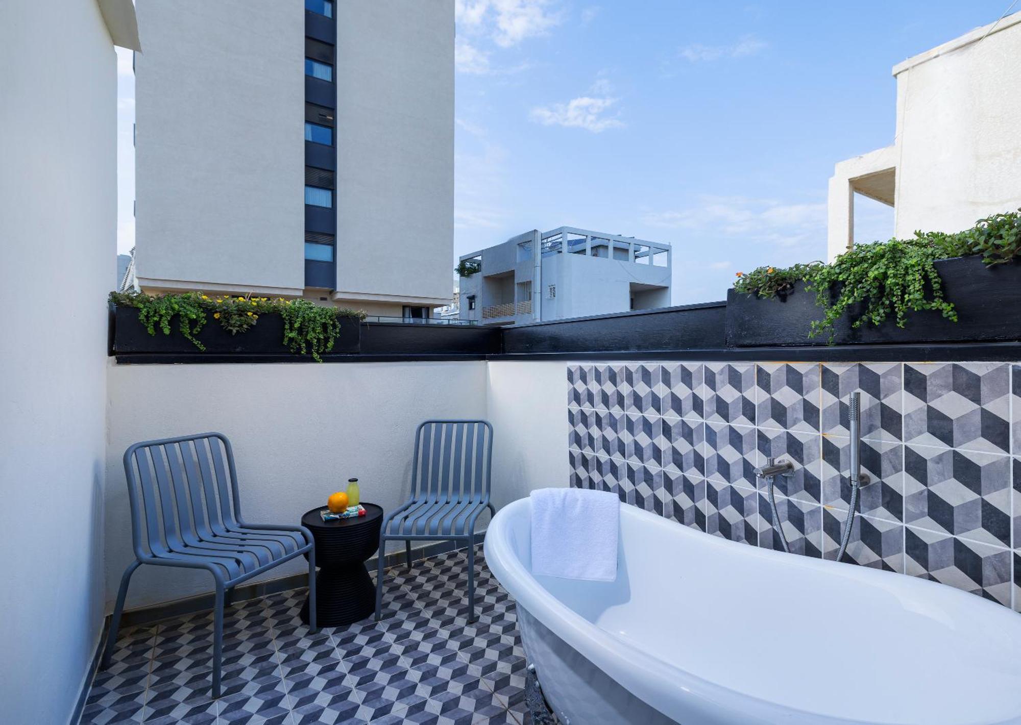 Triple Room with Balcony,1743100659:JPEG