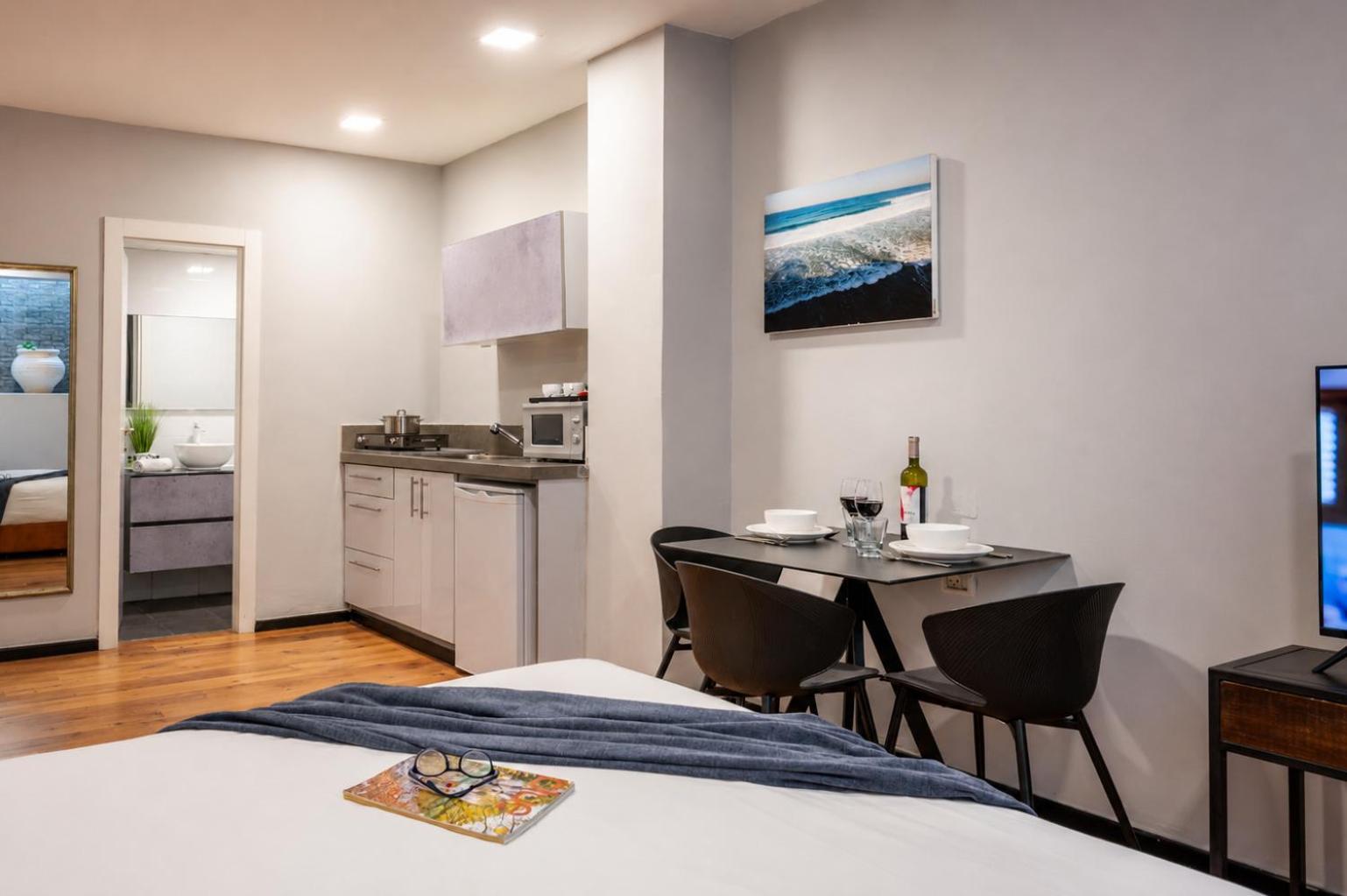 Studio Basement Double Bed