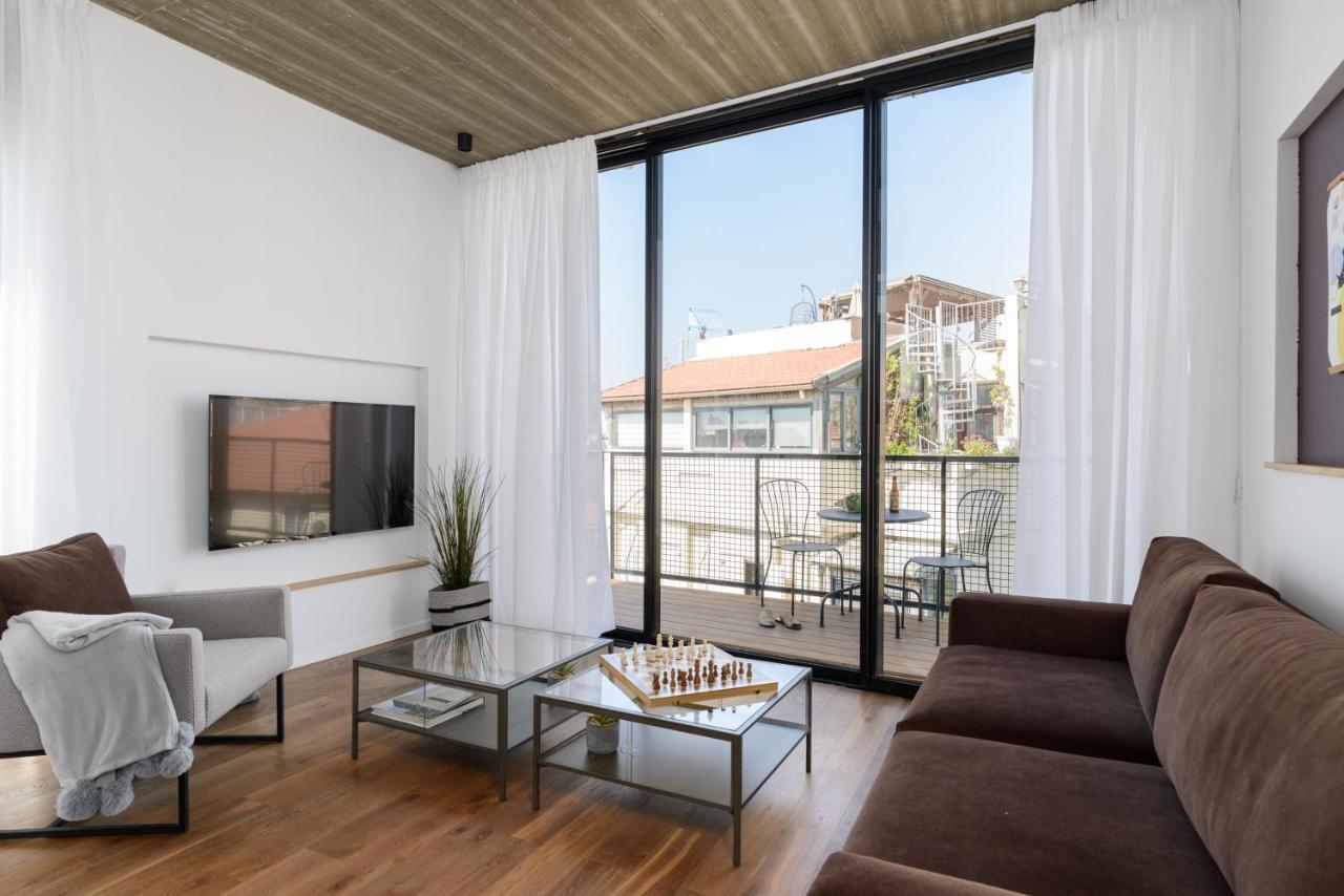 One-Bedroom Apartment,936855847:JPEG