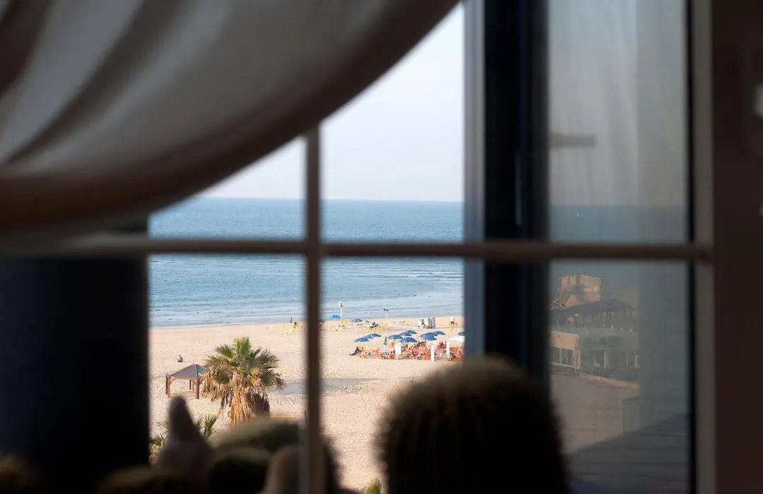 Chic 3Br Apt W Sauna & Parking On The Beach By Sea N' Rent-1