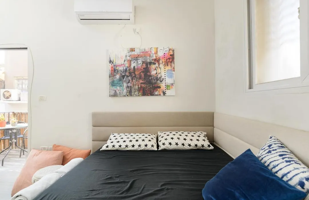 Studio Near The Carmel Market & 1Min To The Beach-1