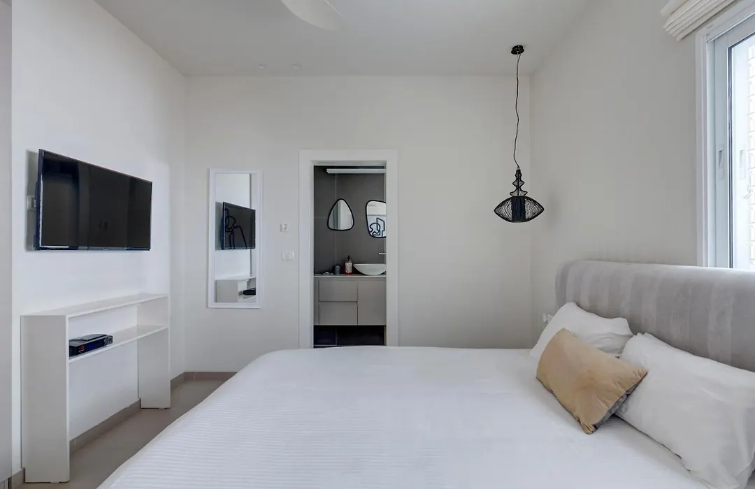 Ella Sr By Tlv2Rent-1