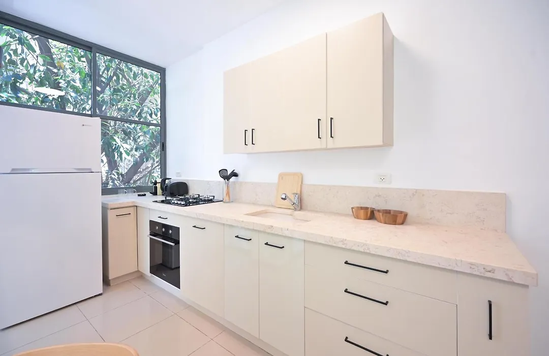 Renovated & Quiet 2Br Apartment Near Gordon Beach By Holyguest-1