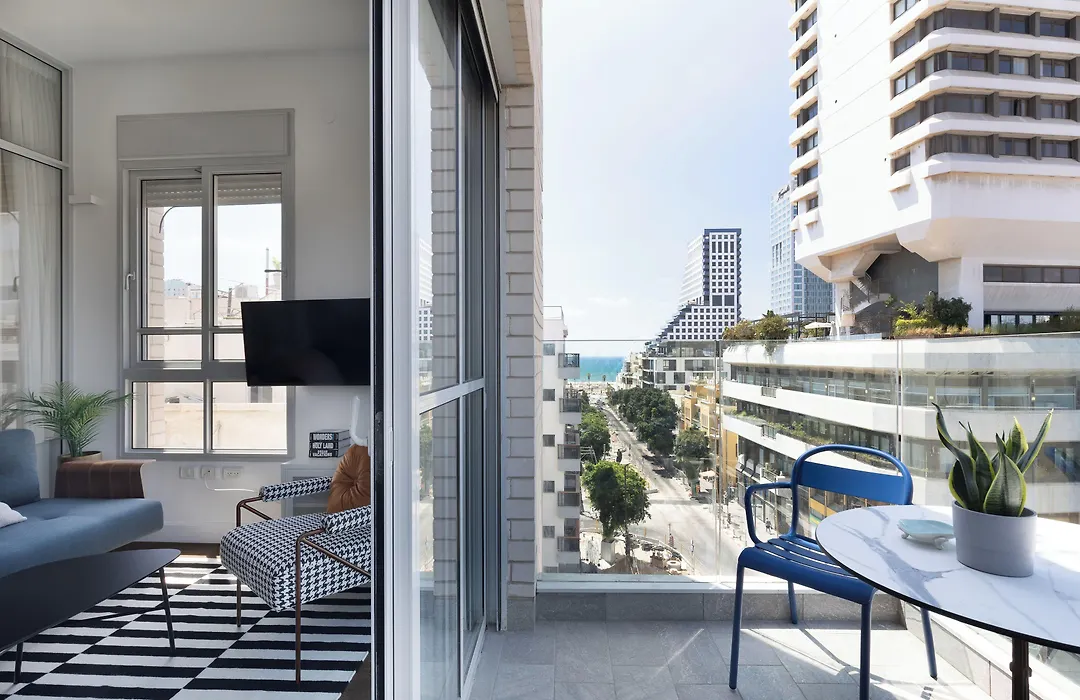 Bauhaus Boutique By Tlv2Rent-1