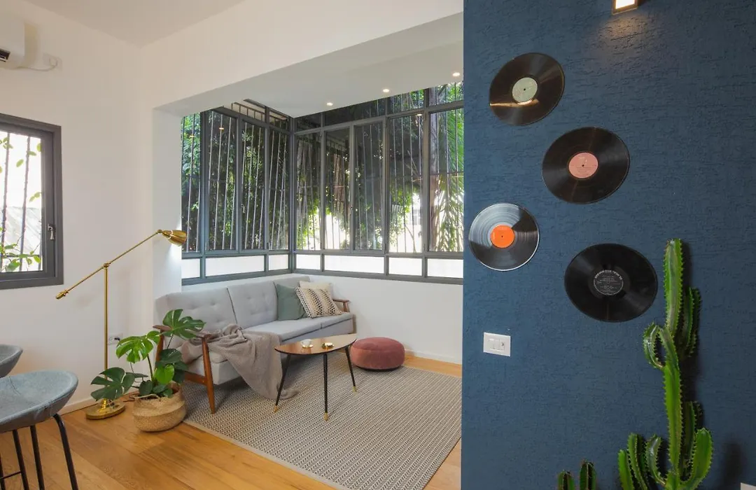 Modern Central Apt By The Beach-1