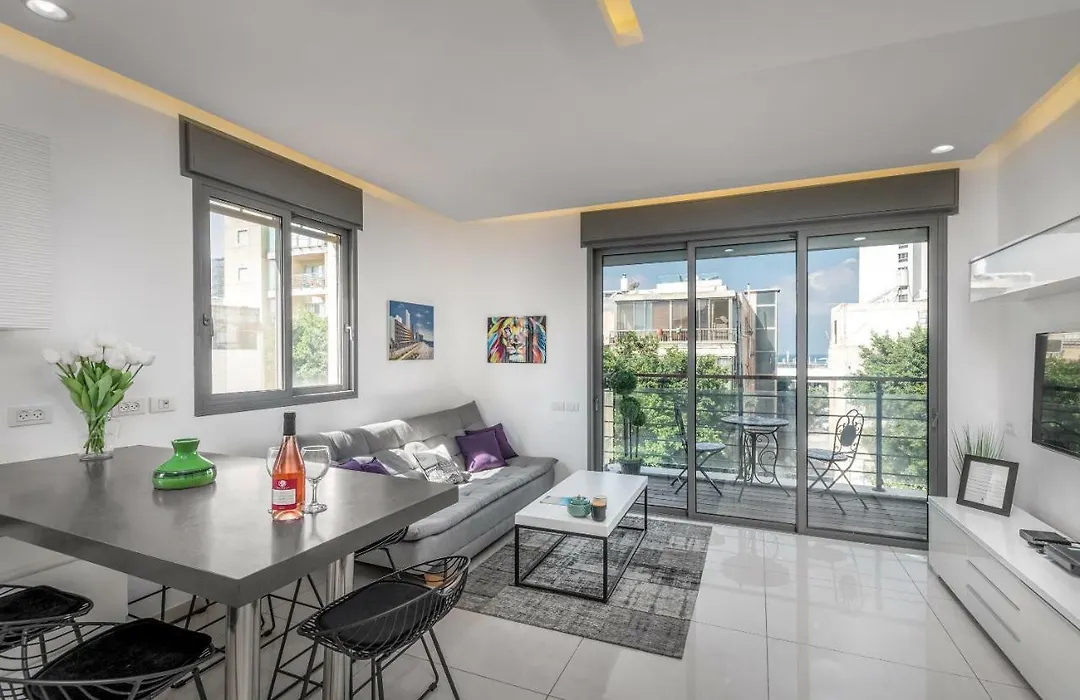 Ben Yehuda Cosy 2Bdr & Balcony Close The Beach-1