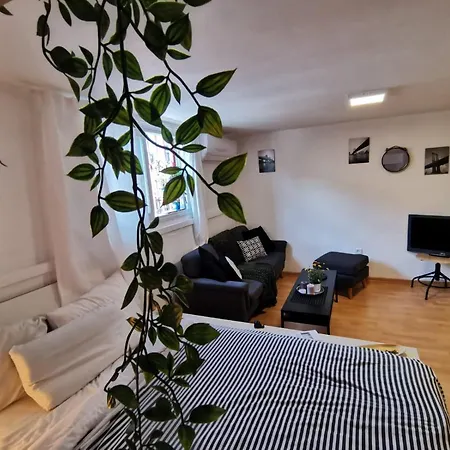 Boardwalk Sea Apartment-2