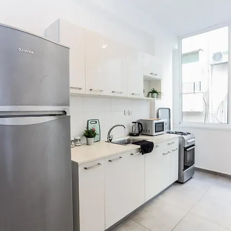 Tlv Big And Good Energy 2 Bedroom Apartment-3
