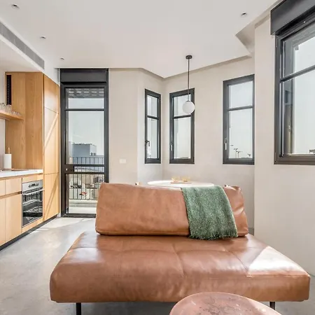 Trendy And Cosy Apartment / Balcony-3