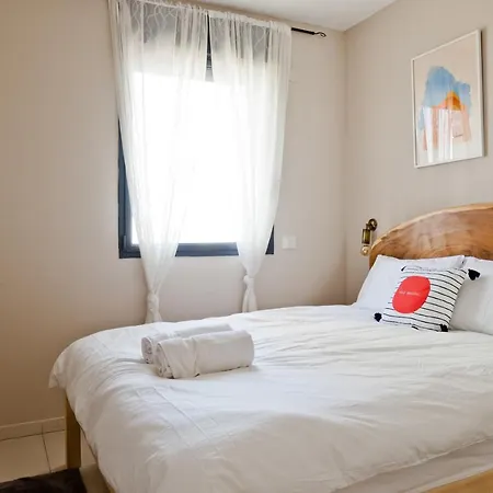 Superior & Spacious.Over Tlv Mall-2