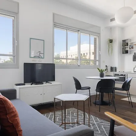 Bauhaus Boutique By Tlv2Rent-2