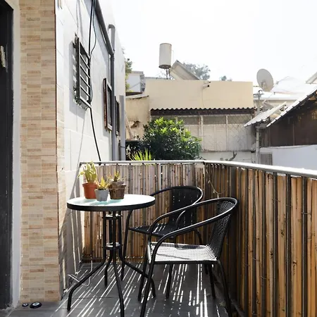Studio Near The Carmel Market & 1Min To The Beach-3
