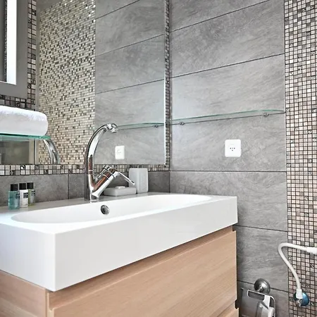 Jean Jaures 2Br Dizengoff Gordon By Holyguest-3