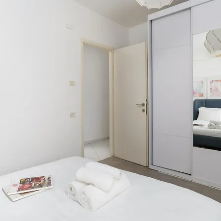 Sea View 2 Bedroom Apartment With Bomb Shelter-2
