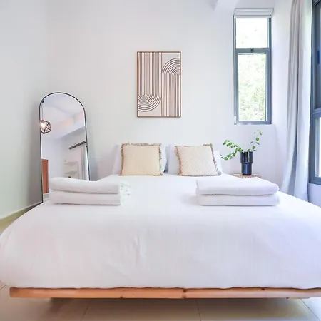 Renovated & Quiet 2Br Apartment Near Gordon Beach By Holyguest-2