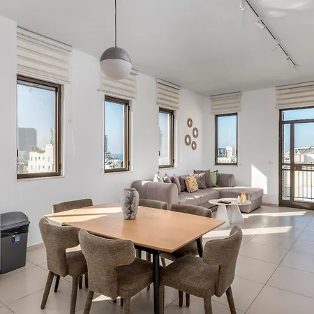 Modern & Bright 3 Bdr Close To The Beach-2