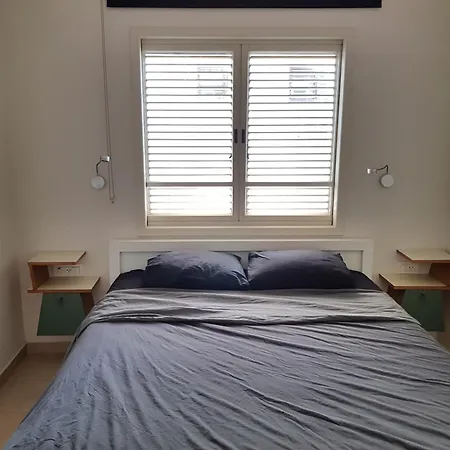Hayarkon Street Apartment-2