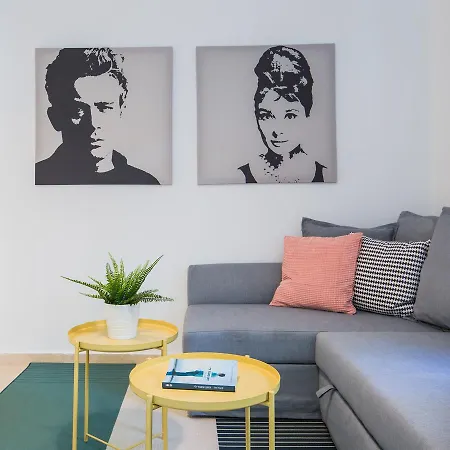 Modern 2 Bdr Spacious Apartment-2