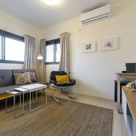 Luka 15 - By Beach Apartments Tlv-3