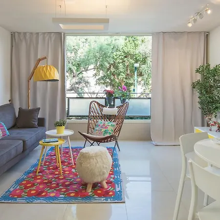 Boulevard View 2 Bedrooms Near The Beach-2