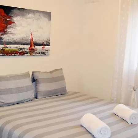 Classic 1Br In City Center Near Beach By Feelhome-2