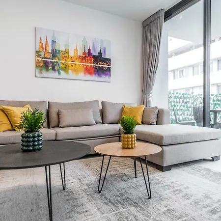 Spacious & Design 2Bdr W/ Balcony And Parking-2