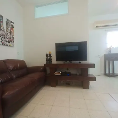 Lovely Apartment Premium Location-3
