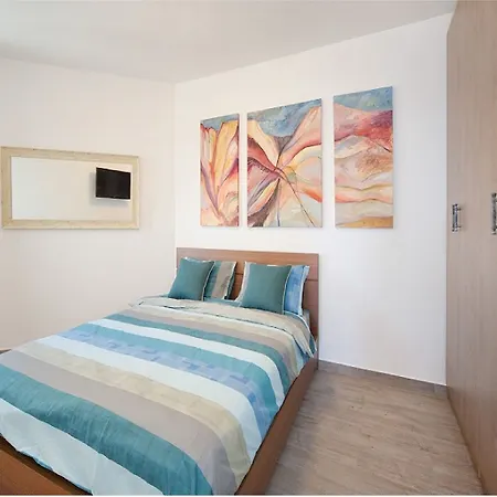 Chic 3Br Apt W Sauna & Parking On The Beach By Sea N' Rent-2