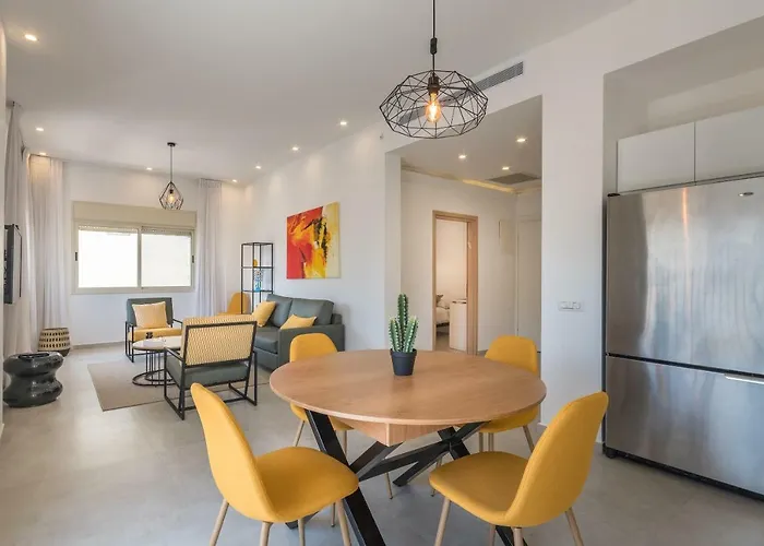 Superbe Apt avec terrasse Gordon Beach Tel-Aviv